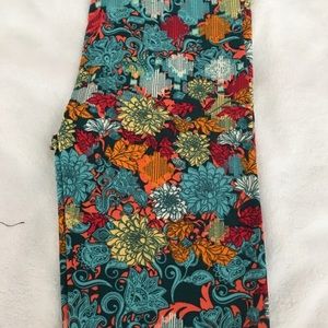 NWT OS Flower LLR leggings